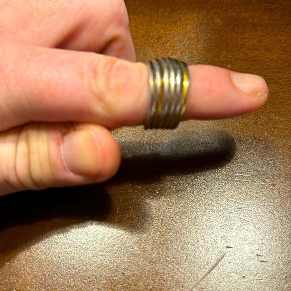 Beautiful women’s gold and silver ring - Picture 1 of 2